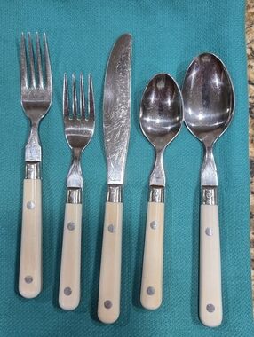 WF Washington Forge Mardi Gras Flatware Cream Stainless 5-Piece Set MCM Korea